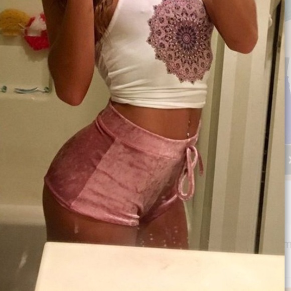 🦋Cute and sexy pastel pink Booty shorts! - Picture 5 of 5